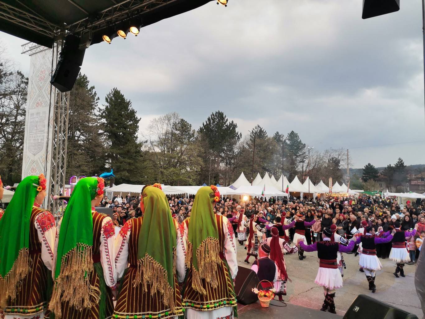 В Ловеч откриха двудневен Национален събор на народното творчество, част от празниците Лазаровден и Цветница
